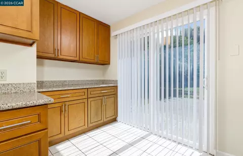 Kitchen - 508 Vervais Ave, Vallejo, CA 94591 photo 2 of 3