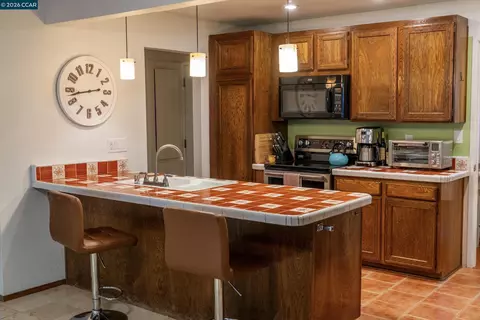 Kitchen - 2983 Simas Ave, Pinole, CA 94564 photo 1 of 2