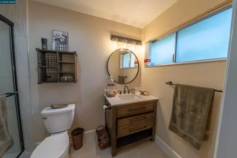 Bath - 2983 Simas Ave, Pinole, CA 94564 photo 2 of 4