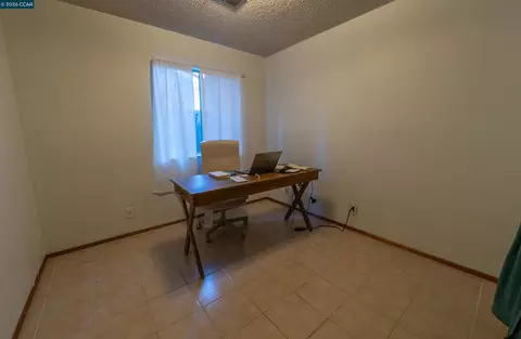 Bedroom - 2983 Simas Ave, Pinole, CA 94564 photo 1 of 7