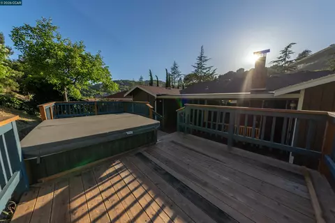 Exterior - 2983 Simas Ave, Pinole, CA 94564 photo 5 of 6