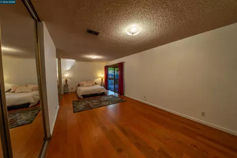 Bedroom - 2983 Simas Ave, Pinole, CA 94564 photo 5 of 7