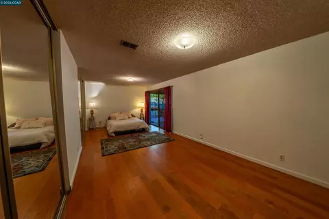 Bedroom - 2983 Simas Ave, Pinole, CA 94564 photo 4 of 6