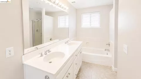 Bath - 62 W Brookside Dr, Cloverdale, CA 95425 photo 1 of 2