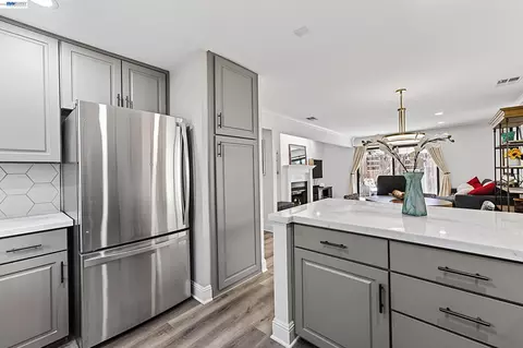 73 Mozden Ln, Pleasant Hill, CA 94523