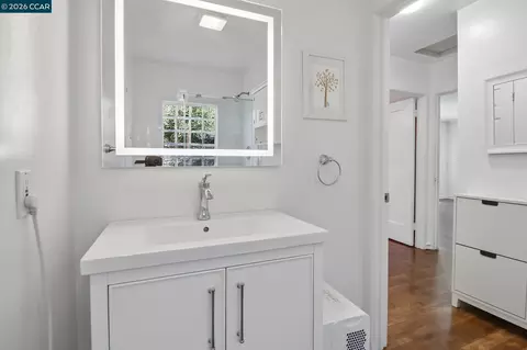Bath - 1520-1522 Francisco St, Berkeley, CA 94703 photo 2 of 2