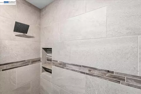 Bath - 5625 Applegate Way, Dublin, CA 94568 photo 5 of 5