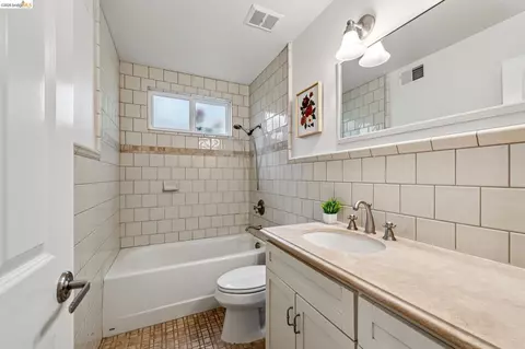 Bath - 1912 Ascot Dr, Moraga, CA 94556 photo 1 of 3
