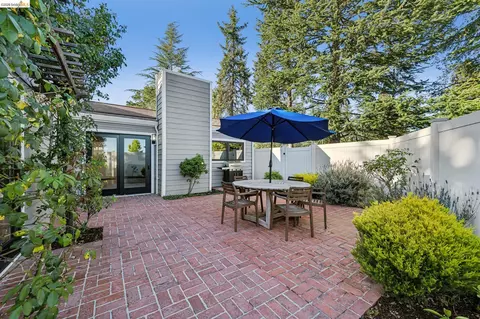 Exterior - 1912 Ascot Dr, Moraga, CA 94556 photo 6 of 14