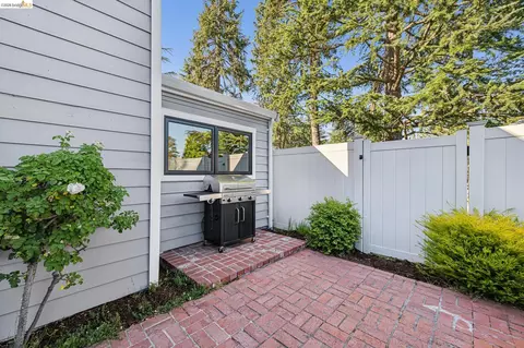 Exterior - 1912 Ascot Dr, Moraga, CA 94556 photo 7 of 14