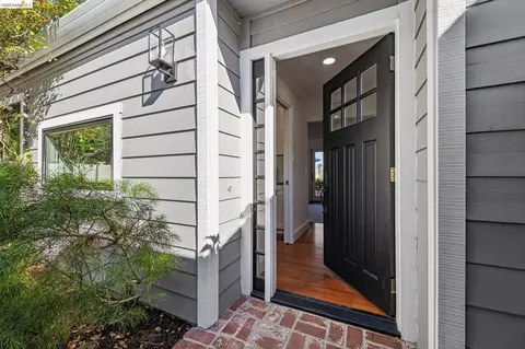 Entry Way - 1912 Ascot Dr, Moraga, CA 94556 photo 1 of 2