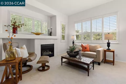 Living - 3024 Grey Eagle Dr, Walnut Creek, CA 94595 photo 4 of 5