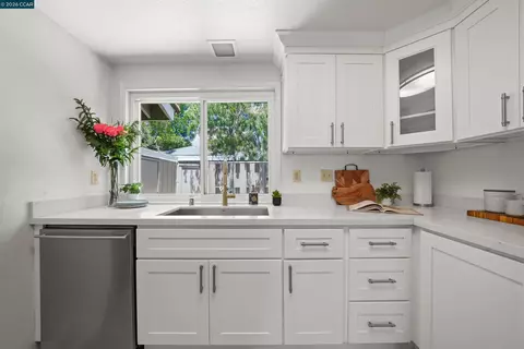 Kitchen - 4430 Eagle Peak Rd #D, Concord, CA 94521 photo 1 of 3