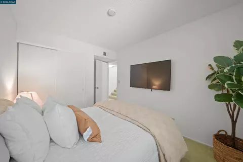 Bedroom - 4430 Eagle Peak Rd #D, Concord, CA 94521 photo 4 of 6