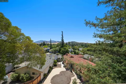 View/Area - 4430 Eagle Peak Rd #D, Concord, CA 94521 photo 1 of 4