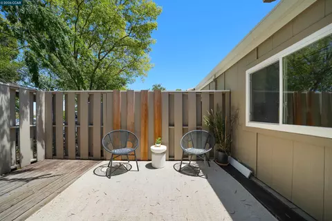 Exterior - 4430 Eagle Peak Rd #D, Concord, CA 94521 photo 3 of 5
