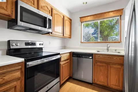 Kitchen - 7552 Silvertree Ln #25, Dublin, CA 94568 photo 1 of 4