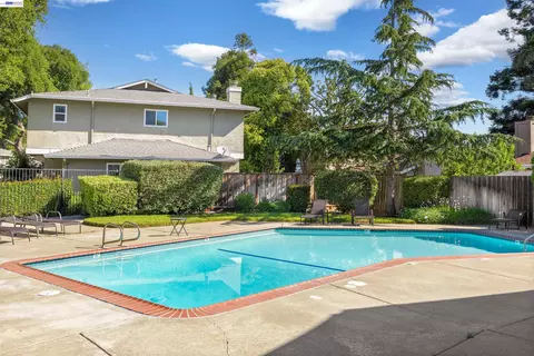 Exterior - 7552 Silvertree Ln #25, Dublin, CA 94568 photo 7 of 7