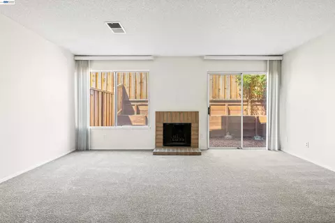 Living - 7552 Silvertree Ln #25, Dublin, CA 94568 photo 8 of 11