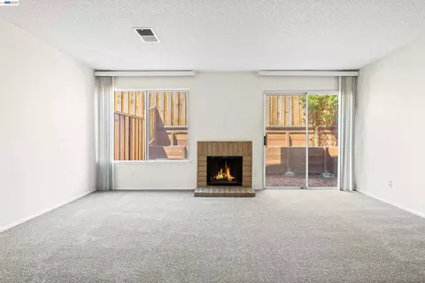 Living - 7552 Silvertree Ln #25, Dublin, CA 94568 photo 9 of 11