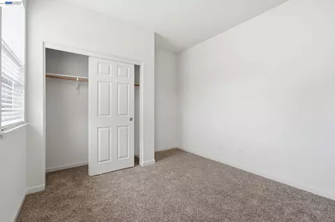 Bedroom - 1121 Andreas Ln, Tracy, CA 95376 photo 7 of 12