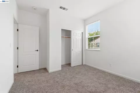 Bedroom - 1121 Andreas Ln, Tracy, CA 95376 photo 10 of 12