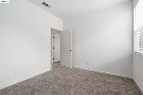 Bedroom - 1121 Andreas Ln, Tracy, CA 95376 photo 5 of 12