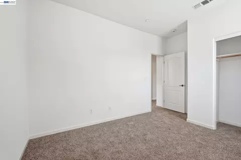 Bedroom - 1121 Andreas Ln, Tracy, CA 95376 photo 9 of 12