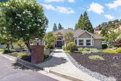 70 Ridgecrest Ct, Lafayette, CA 94549