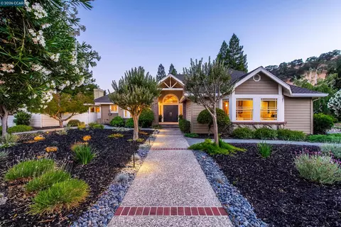 70 Ridgecrest Ct, Lafayette, CA 94549