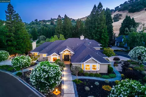 70 Ridgecrest Ct, Lafayette, CA 94549
