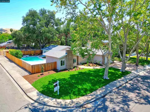 304 Boca Raton Ct, Walnut Creek, CA 94598