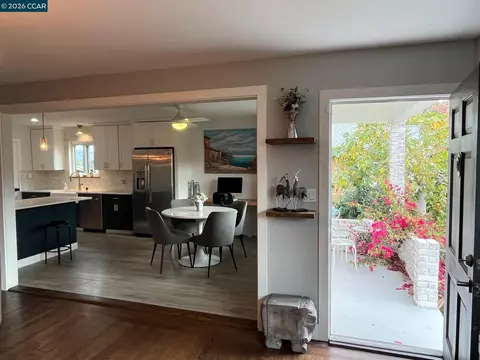 Entry Way - 620 Kentucky St, Vallejo, CA 94590 photo 1 of 1