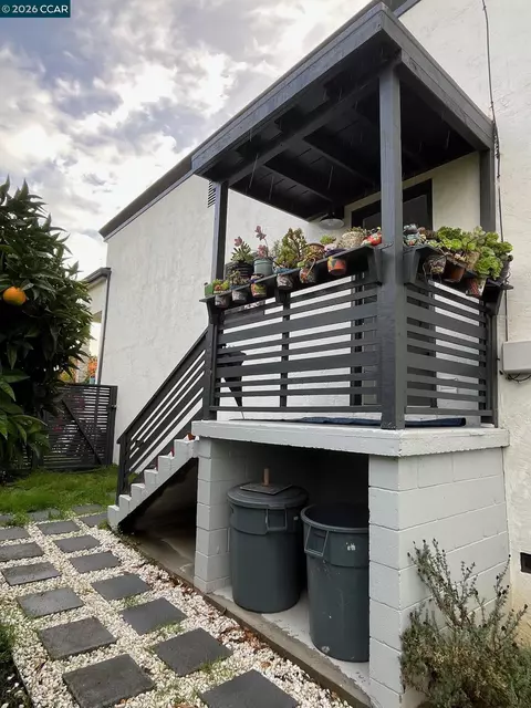 Exterior - 620 Kentucky St, Vallejo, CA 94590 photo 10 of 22