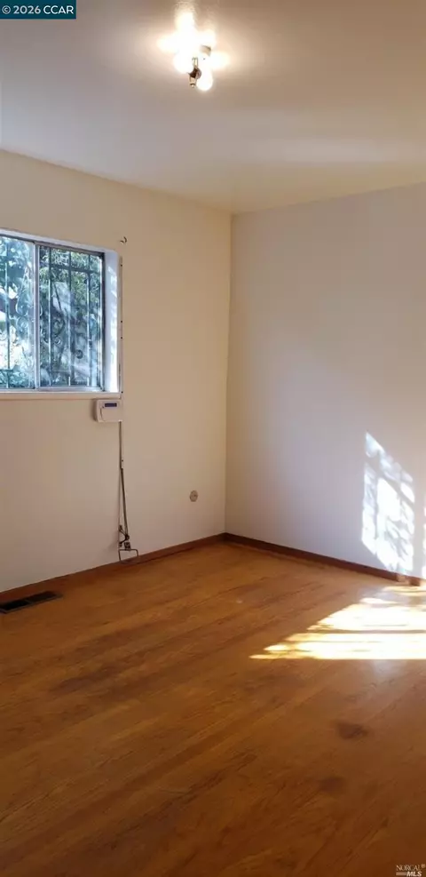 Bedroom - 620 Kentucky St, Vallejo, CA 94590 photo 3 of 5