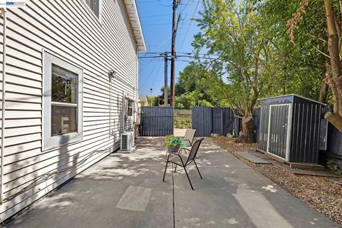 Exterior - 415 Napa St, Vallejo, CA 94590 photo 10 of 11