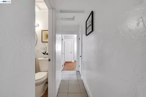 Entry Way - 415 Napa St, Vallejo, CA 94590 photo 5 of 11