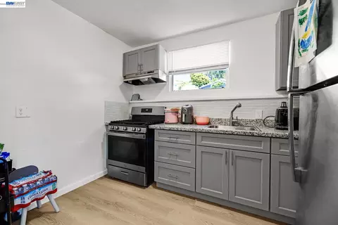 Kitchen - 415 Napa St, Vallejo, CA 94590 photo 10 of 12
