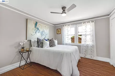 Bedroom - 415 Napa St, Vallejo, CA 94590 photo 1 of 15