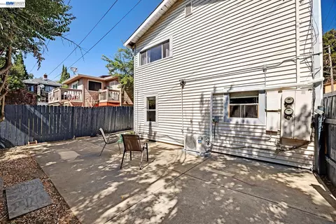 Exterior - 415 Napa St, Vallejo, CA 94590 photo 7 of 11