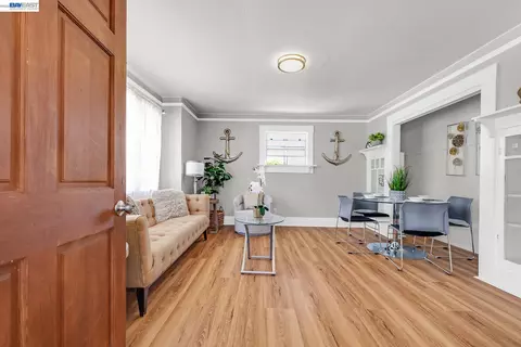 Entry Way - 415 Napa St, Vallejo, CA 94590 photo 1 of 11