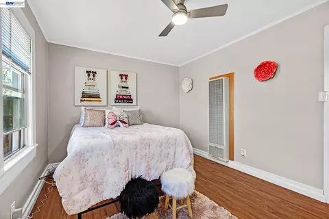 Bedroom - 415 Napa St, Vallejo, CA 94590 photo 8 of 15