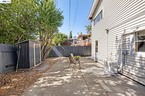 Exterior - 415 Napa St, Vallejo, CA 94590 photo 5 of 11