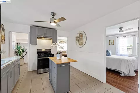 Kitchen - 415 Napa St, Vallejo, CA 94590 photo 9 of 12