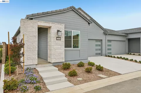 1095 Riverbend Dr, Brentwood, CA 94513