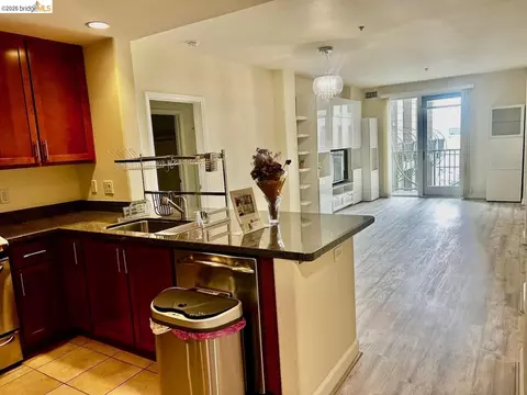 Kitchen - 423 7th St #313, Oakland, CA 94607 photo 4 of 8