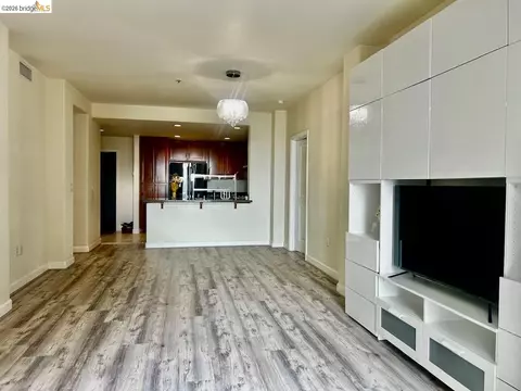 Living - 423 7th St #313, Oakland, CA 94607 photo 2 of 5