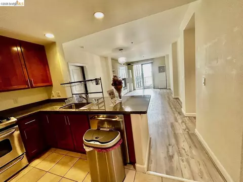 Kitchen - 423 7th St #313, Oakland, CA 94607 photo 3 of 8