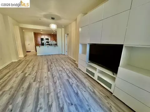 Living - 423 7th St #313, Oakland, CA 94607 photo 5 of 5