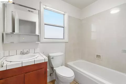 Bath - 1930 Ohio St, Vallejo, CA 94590 photo 4 of 4